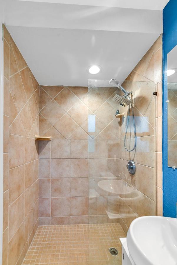 The Blue Villa - Luxury Clearwater By Bluebellaestate ลาร์โก ภายนอก รูปภาพ